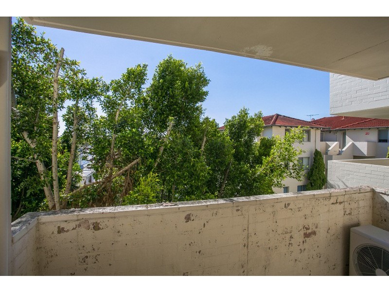 K18/45 King George Street, Victoria Park WA 6100