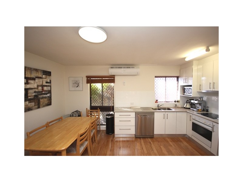 2/67 Manning Road, Como WA 6152
