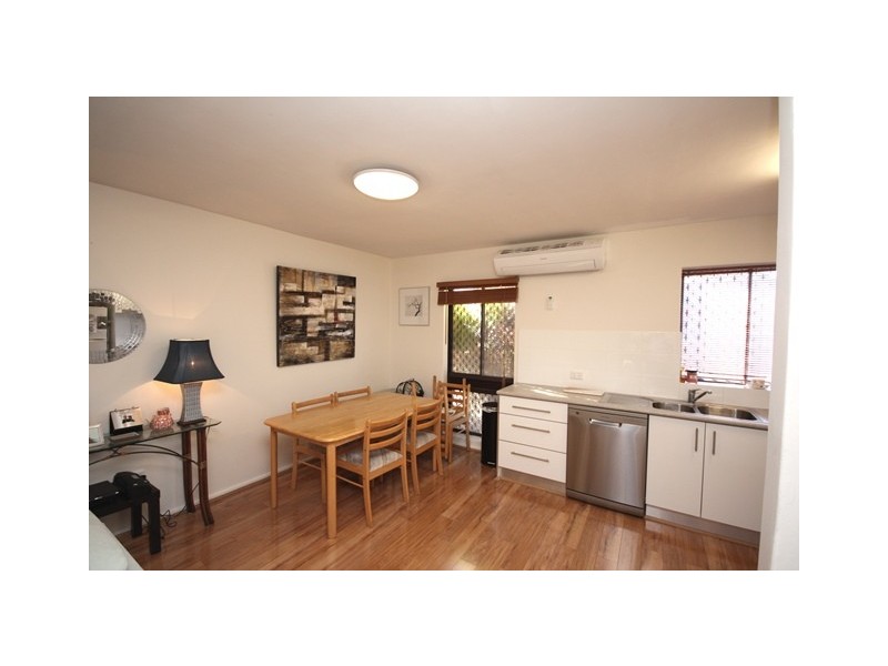 2/67 Manning Road, Como WA 6152
