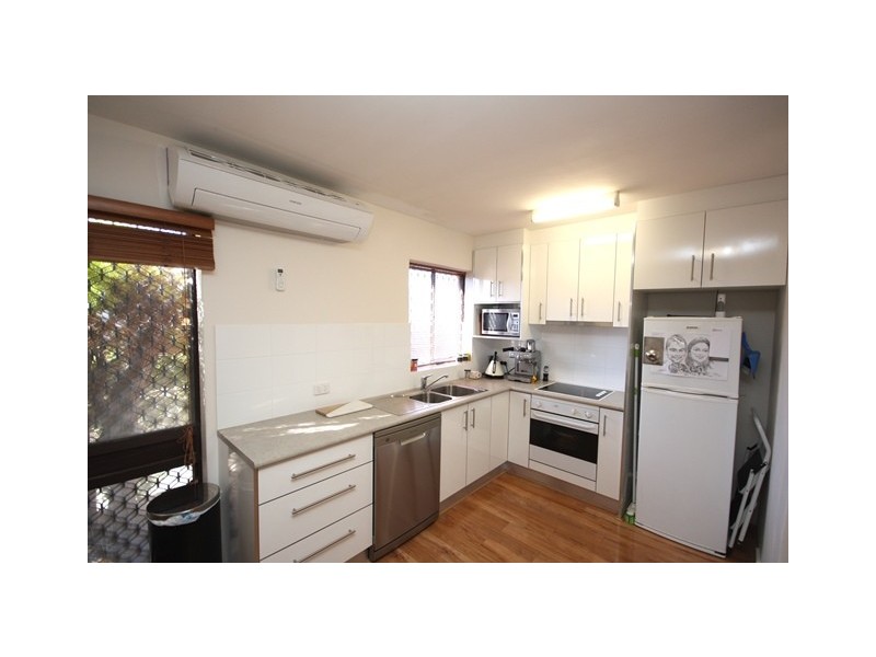 2/67 Manning Road, Como WA 6152