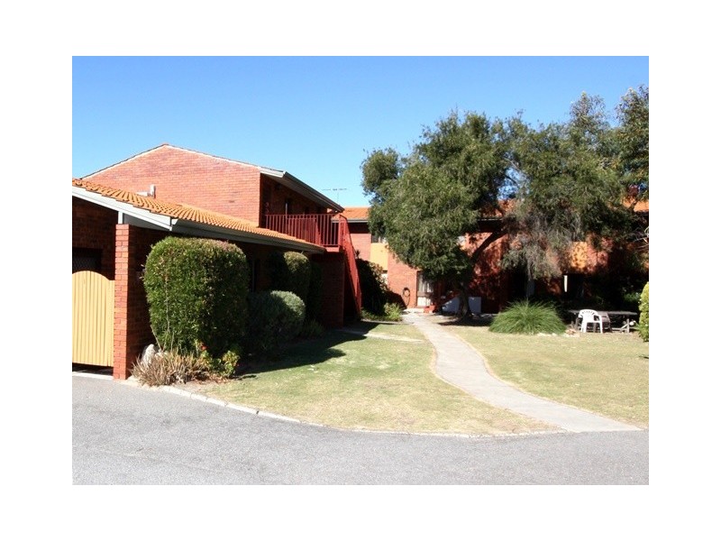 2/67 Manning Road, Como WA 6152