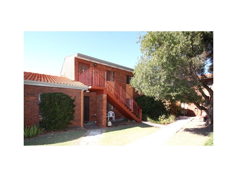 2/67 Manning Road, Como WA 6152