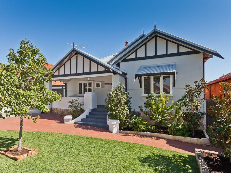 83 Essex Street, Wembley WA 6014