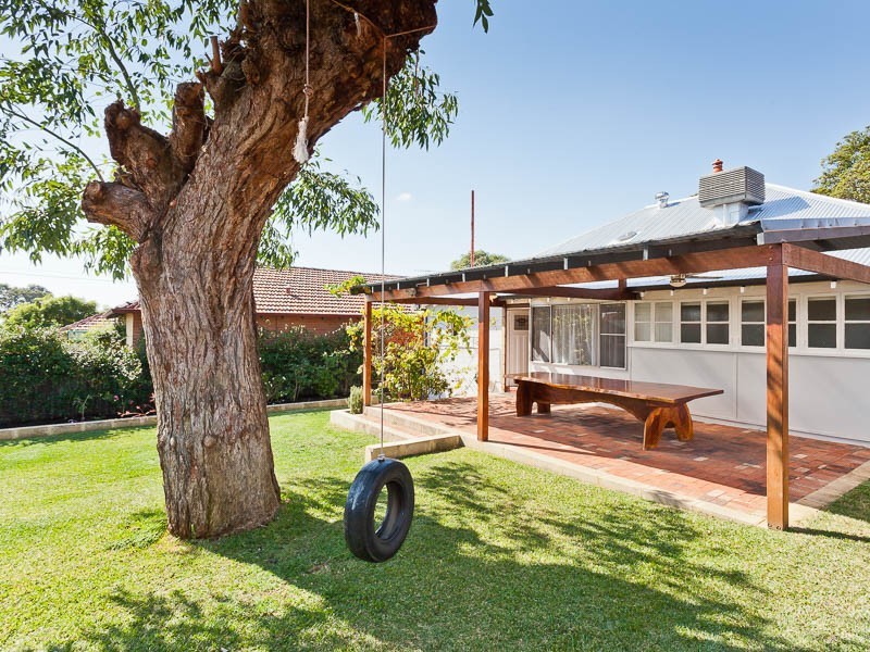 83 Essex Street, Wembley WA 6014