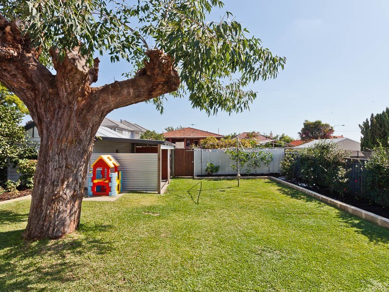 83 Essex Street, Wembley WA 6014