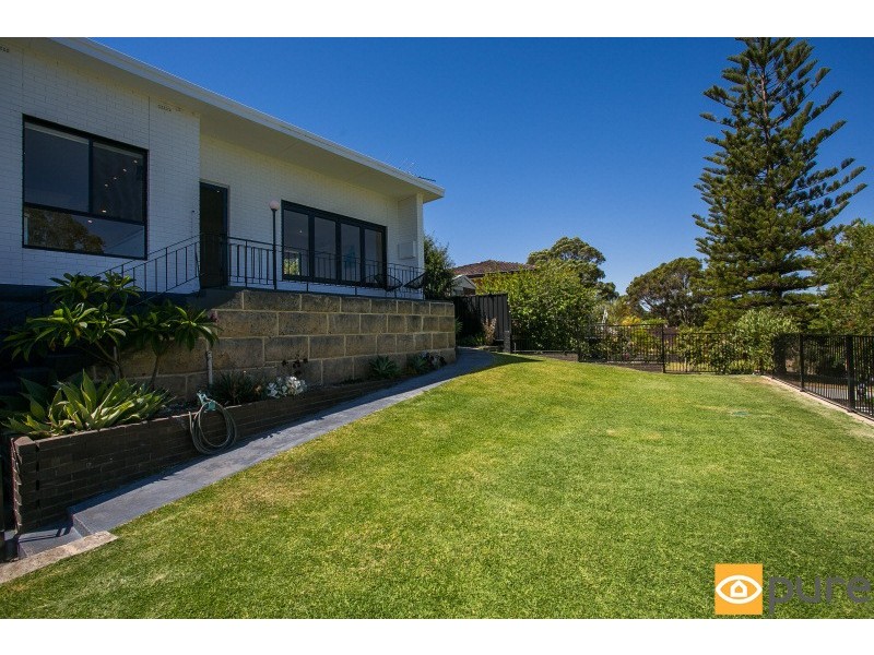 4 Langdale Street, Wembley Downs WA 6019