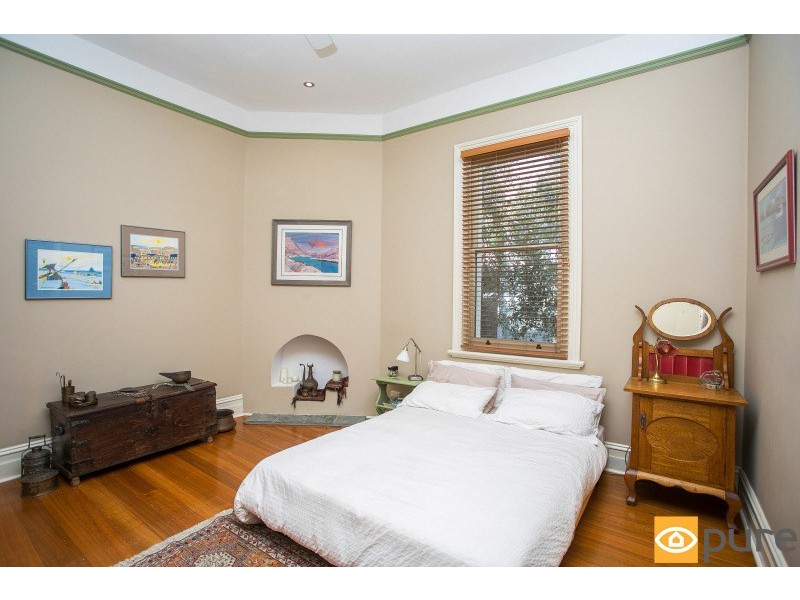 24 Pearse Street, North Fremantle WA 6159