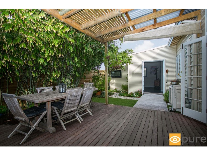 24 Pearse Street, North Fremantle WA 6159
