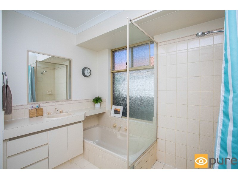 158 Grand Promenade, Doubleview WA 6018