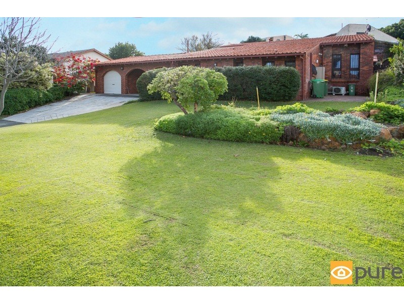 4 Kalari Drive, City Beach WA 6015