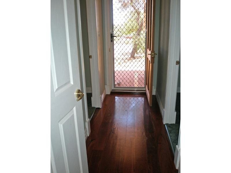 27 Selby Street, Northam WA 6401