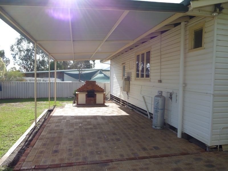 12 Strickland Avenue, Northam WA 6401