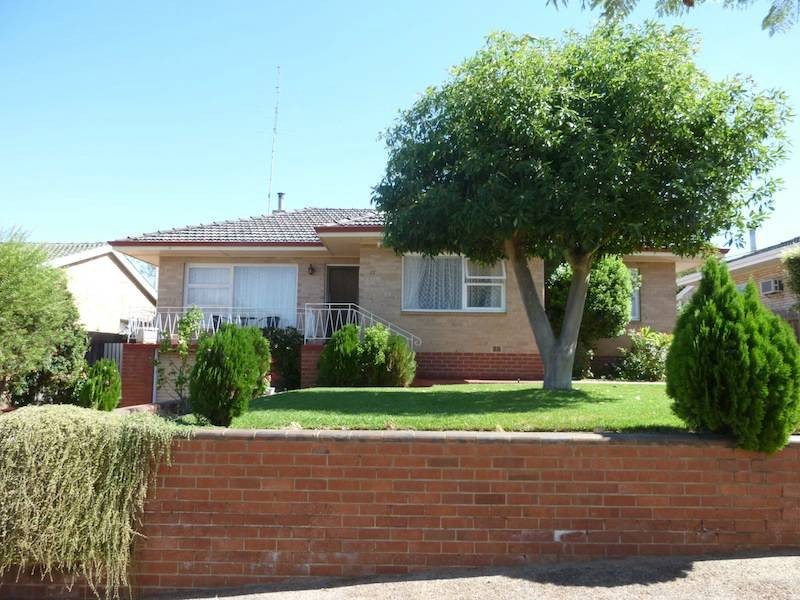 11 Christmass Street, Northam WA 6401