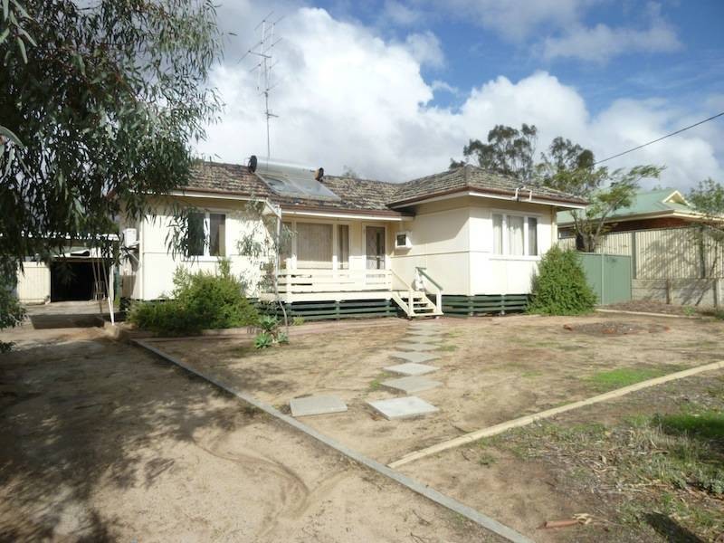 4 Walarat Road, Northam WA 6401