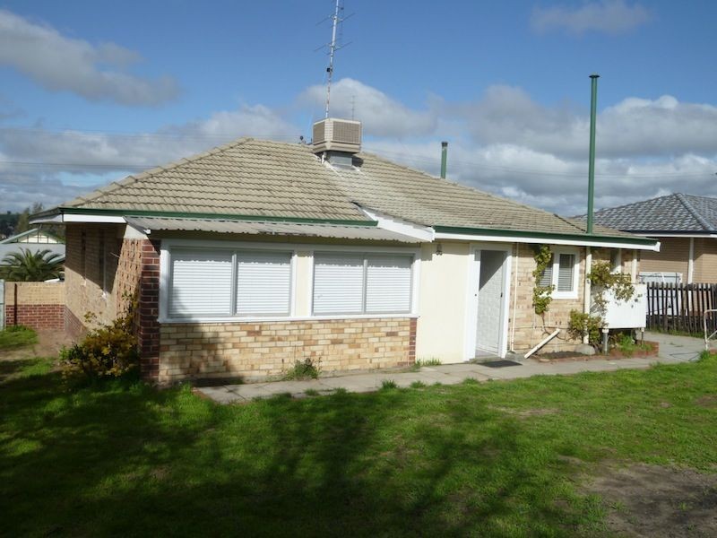 9 Thomson Street, Northam WA 6401