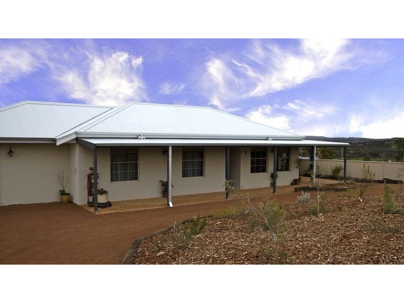 8 Dr Dunlop Grove, Northam WA 6401