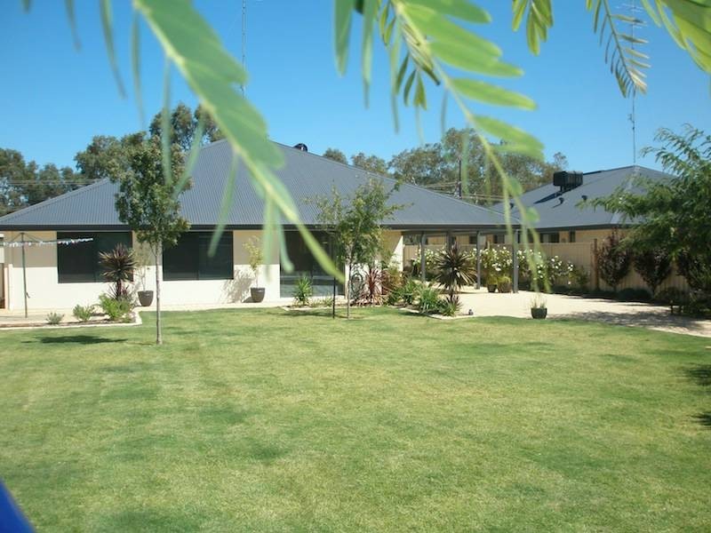 8 Katrine Road, Northam WA 6401