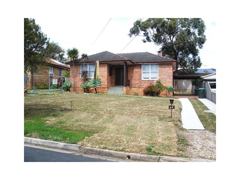 25 Arnold Street, Peakhurst NSW 2210