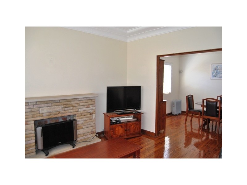 25 New England Drive, Kingsgrove NSW 2208