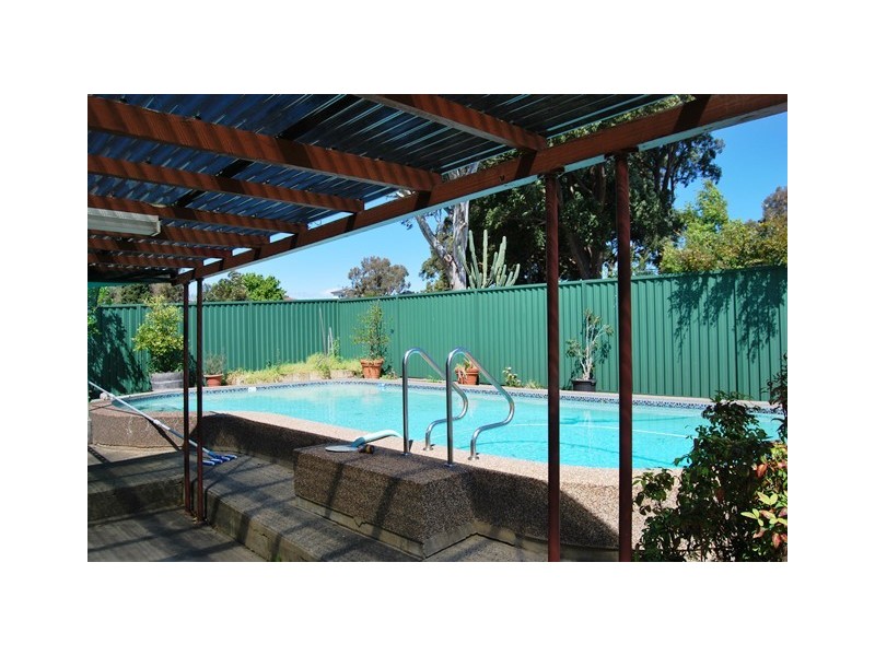 25 New England Drive, Kingsgrove NSW 2208