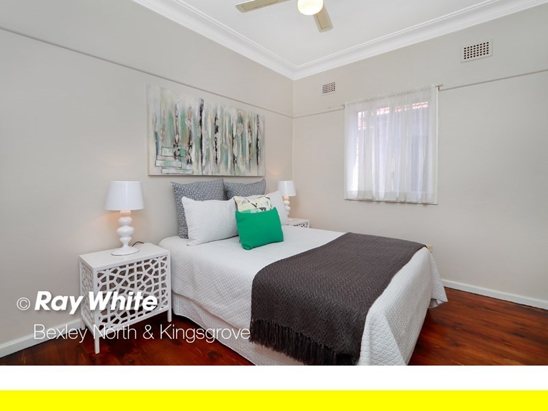 3 Leigh Avenue, Roselands NSW 2196