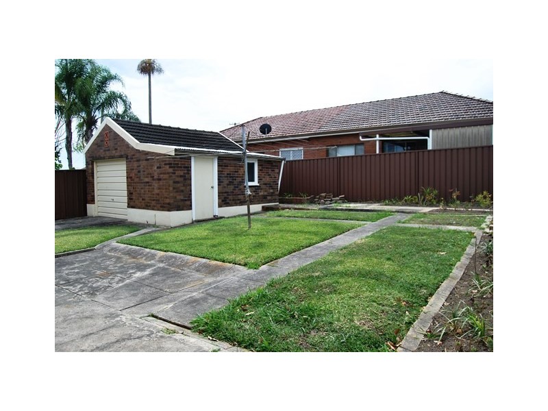 40 Caroline Street, Kingsgrove NSW 2208