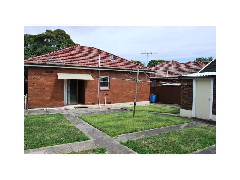 40 Caroline Street, Kingsgrove NSW 2208