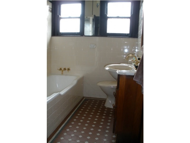 11 Burrell Street, Beverly Hills NSW 2209