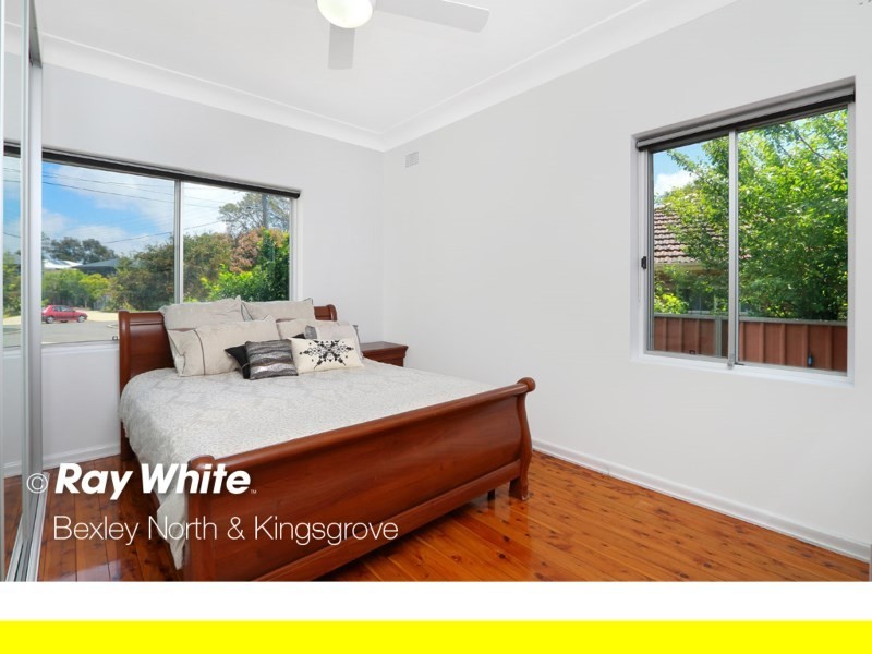 2 Gunyah Crescent, Roselands NSW 2196