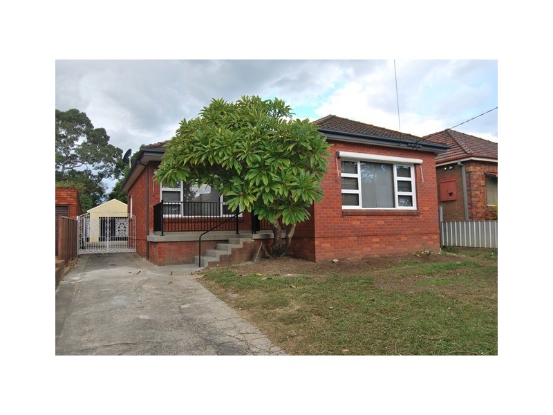 90 Caroline Street, Kingsgrove NSW 2208