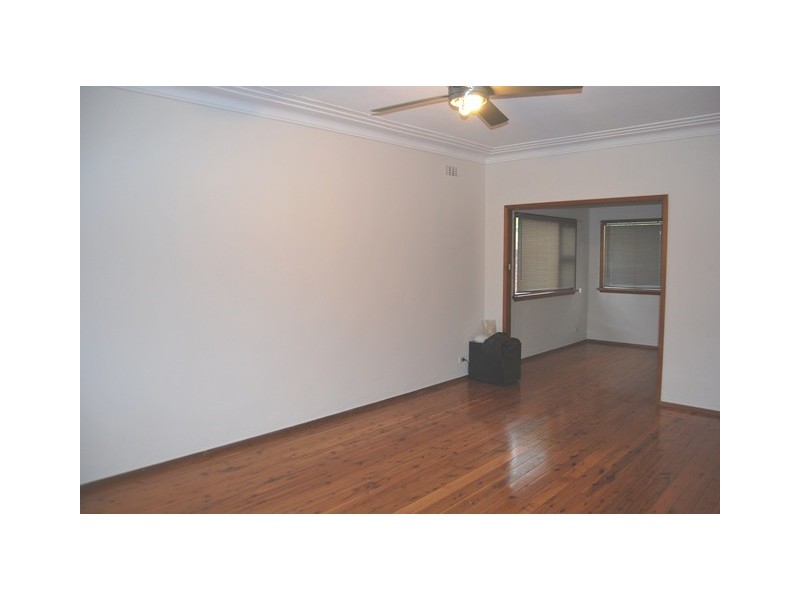 90 Caroline Street, Kingsgrove NSW 2208