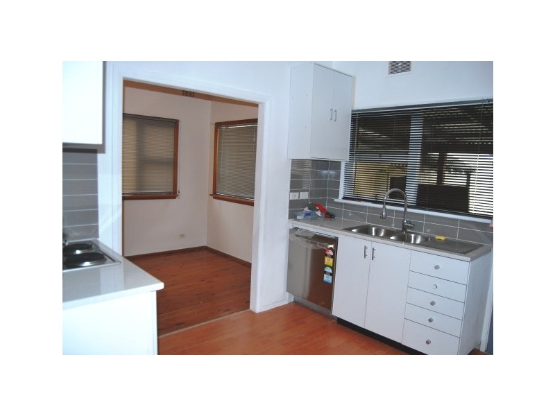 90 Caroline Street, Kingsgrove NSW 2208