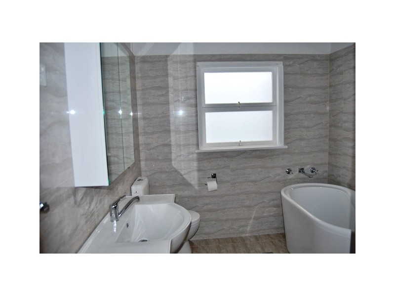 90 Caroline Street, Kingsgrove NSW 2208