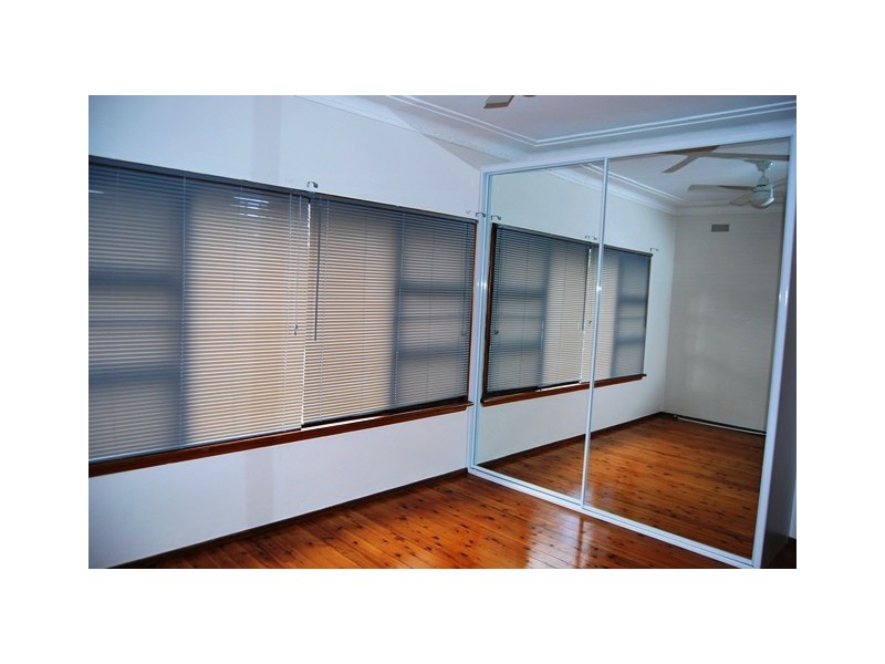 90 Caroline Street, Kingsgrove NSW 2208