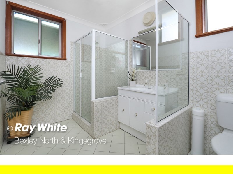 31 Broadarrow Road, Narwee NSW 2209