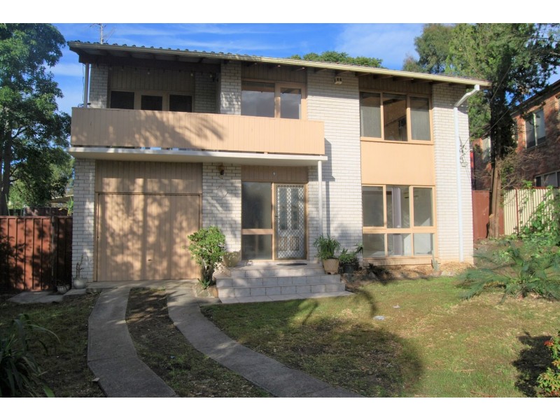 8 Phyllis Avenue, Picnic Point NSW 2213