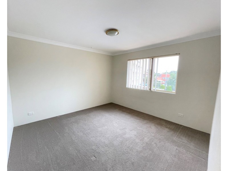 10/8-20 Sarsfield Circuit, Bexley North NSW 2207