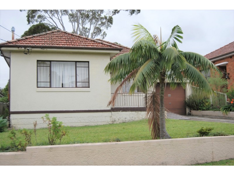 4 Morris  Avenue, Kingsgrove NSW 2208