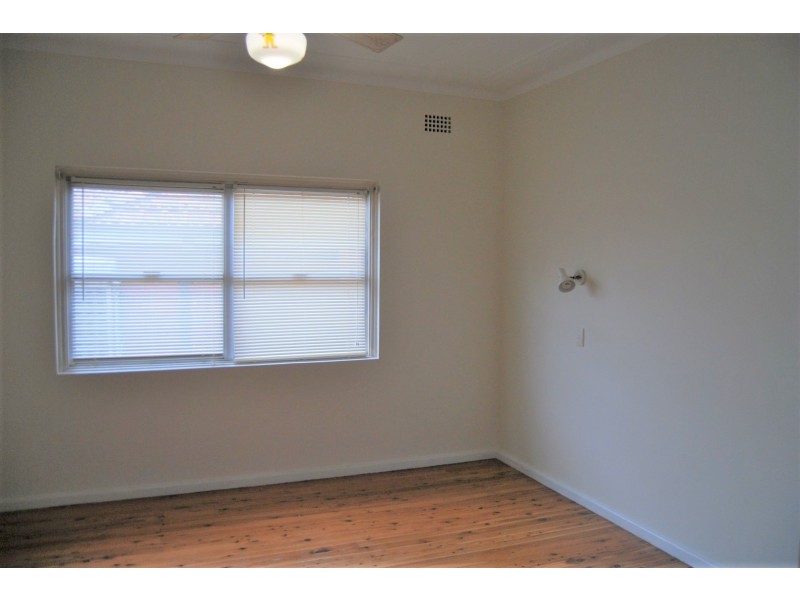 4 Morris  Avenue, Kingsgrove NSW 2208