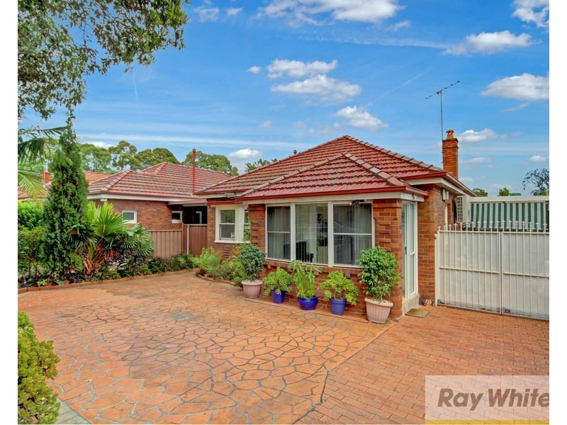 27 Caroline Street, Kingsgrove NSW 2208