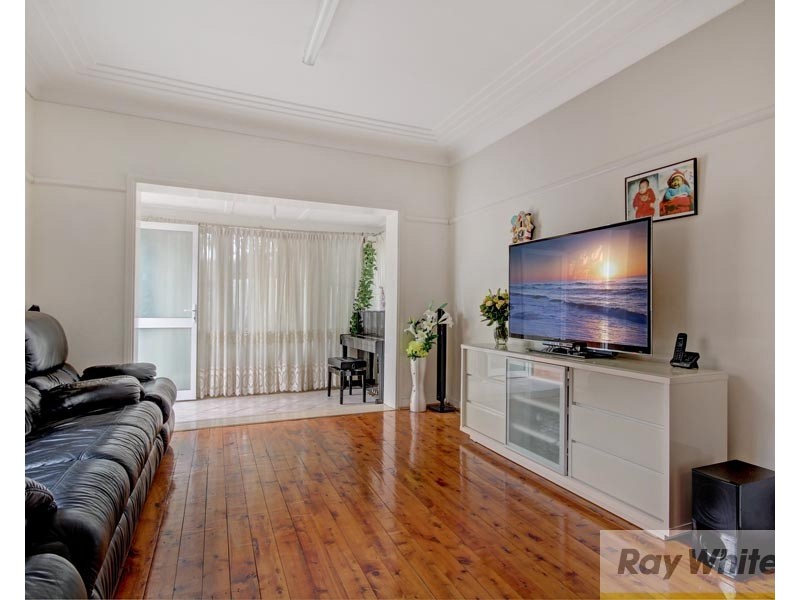 27 Caroline Street, Kingsgrove NSW 2208