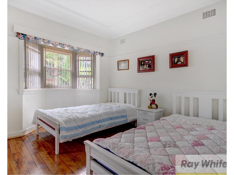 27 Caroline Street, Kingsgrove NSW 2208