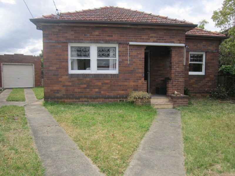 17 Mayfair Crescent, Beverly Hills NSW 2209