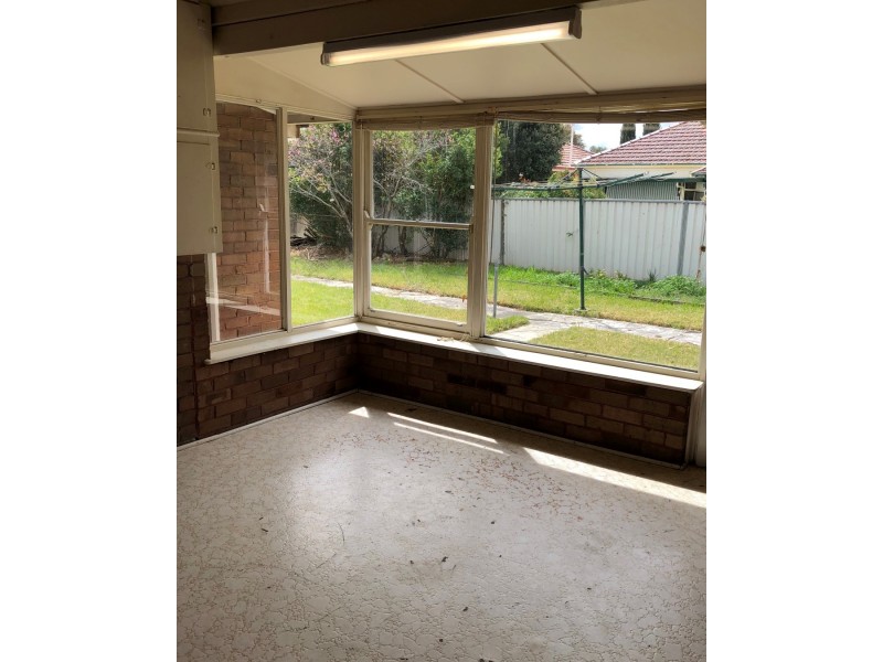 17 Mayfair Crescent, Beverly Hills NSW 2209