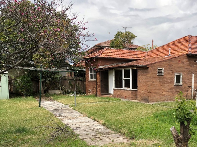 17 Mayfair Crescent, Beverly Hills NSW 2209