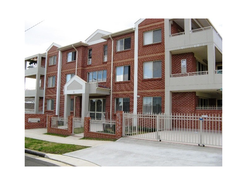 3/2A Morotai Avenue, Riverwood NSW 2210
