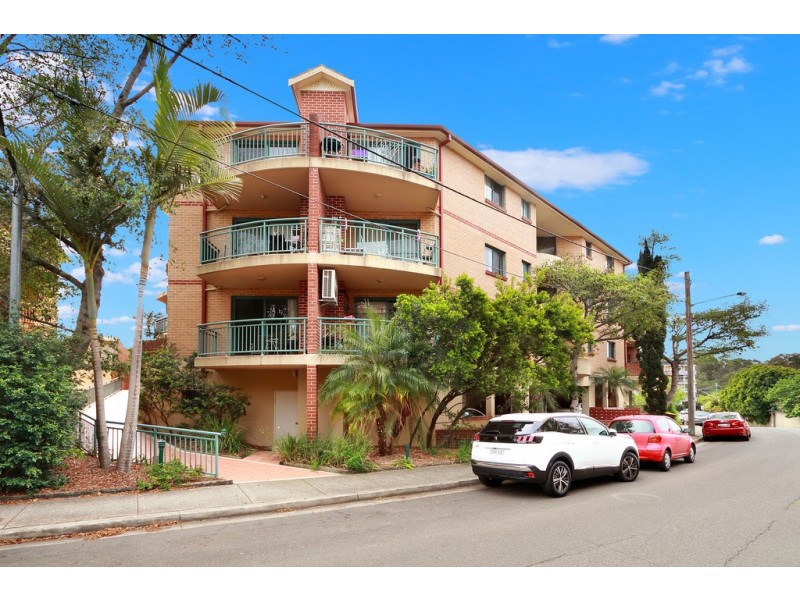 24/22-40 Sarsfield Circuit, Bexley North NSW 2207