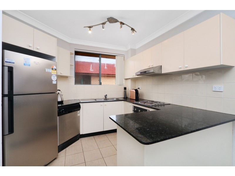 24/22-40 Sarsfield Circuit, Bexley North NSW 2207