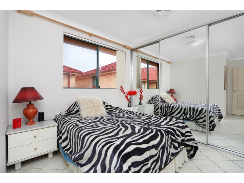 24/22-40 Sarsfield Circuit, Bexley North NSW 2207