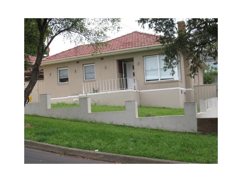 11 Kilkee Avenue, Kingsgrove NSW 2208